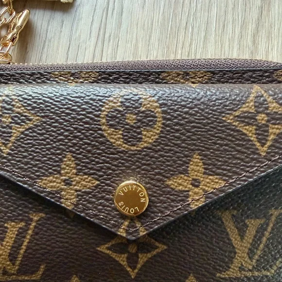 Louis Vuitton Recto Verso Brown Monogram Key Holder - Picture 3 of 6